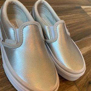 NEW Vans Girls Metallic Silver Slip On Sneaker
